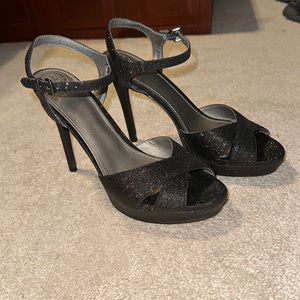 New Guess platform heels size 8